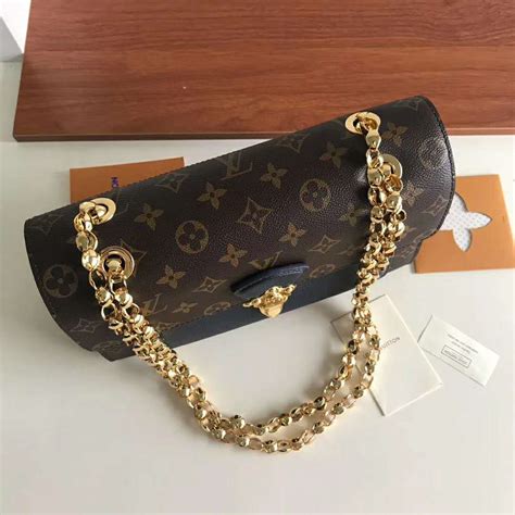 chain louis vuitton bag